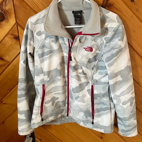 North face jacket - Picture 1 of 4